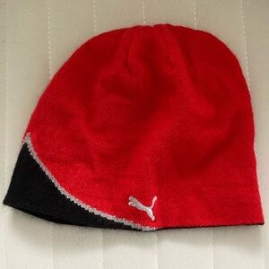 🔥Men’s Puma red and black beanie🔥
